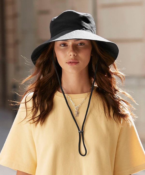 Wide brim sun hat